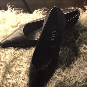 Vintage Prada shoes in good shape !